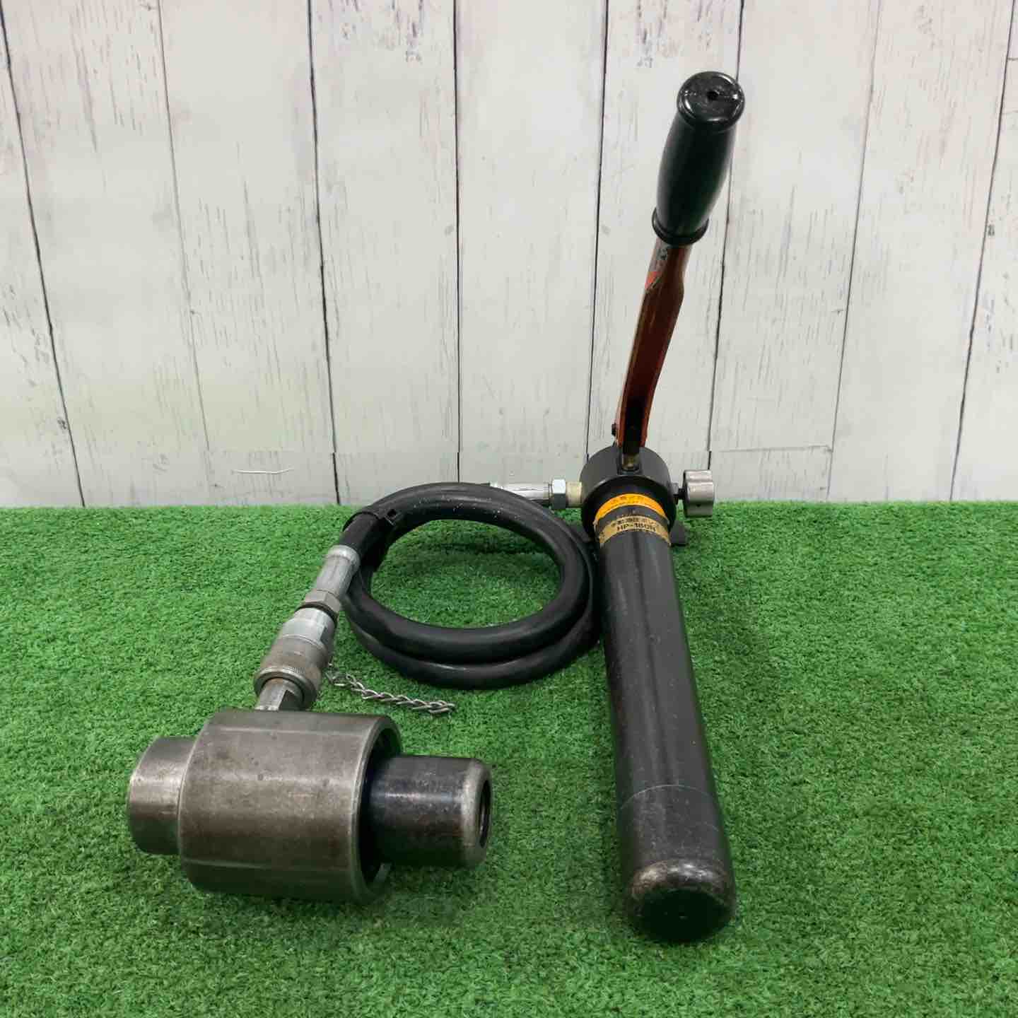 泉精器 HP-180N 手動油圧ポンプ【野田愛宕店】【店頭取引限定】【中古】管理番号：ITQMN5WJI9G6 HP-180N 一般工具 油圧式ポンプ（手動式・電動式・エンジン式） 電設