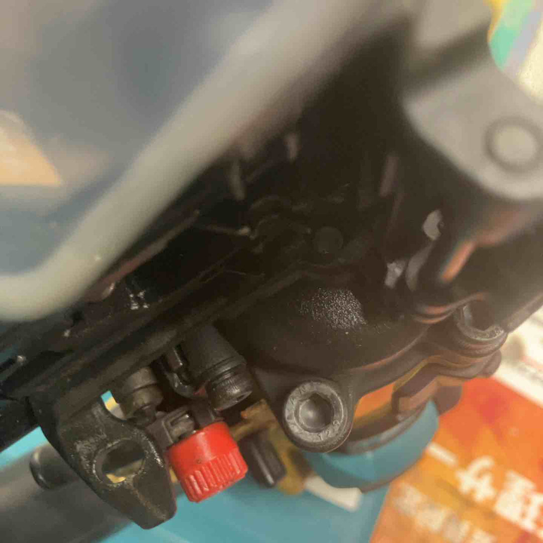 マキタ 50mm 高圧エア釘打 エアダスタ付 ゴールド AN533HSP1【戸田店】