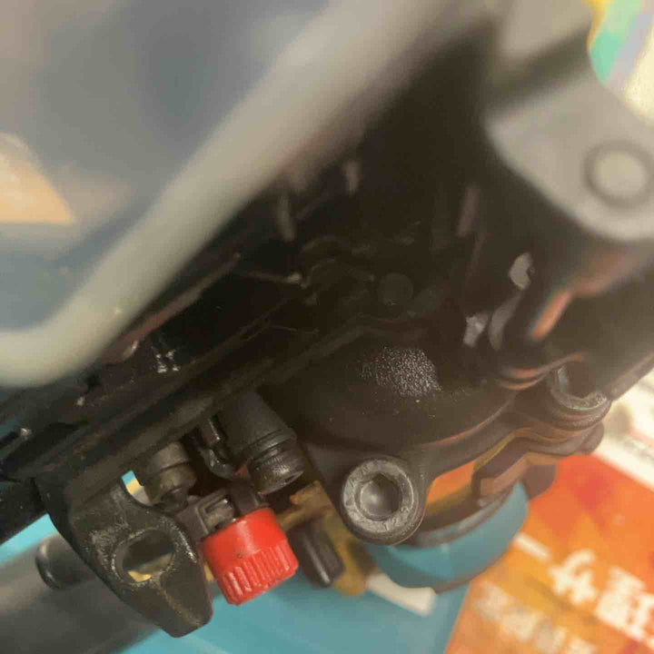 マキタ 50mm 高圧エア釘打 エアダスタ付 ゴールド AN533HSP1【戸田店】