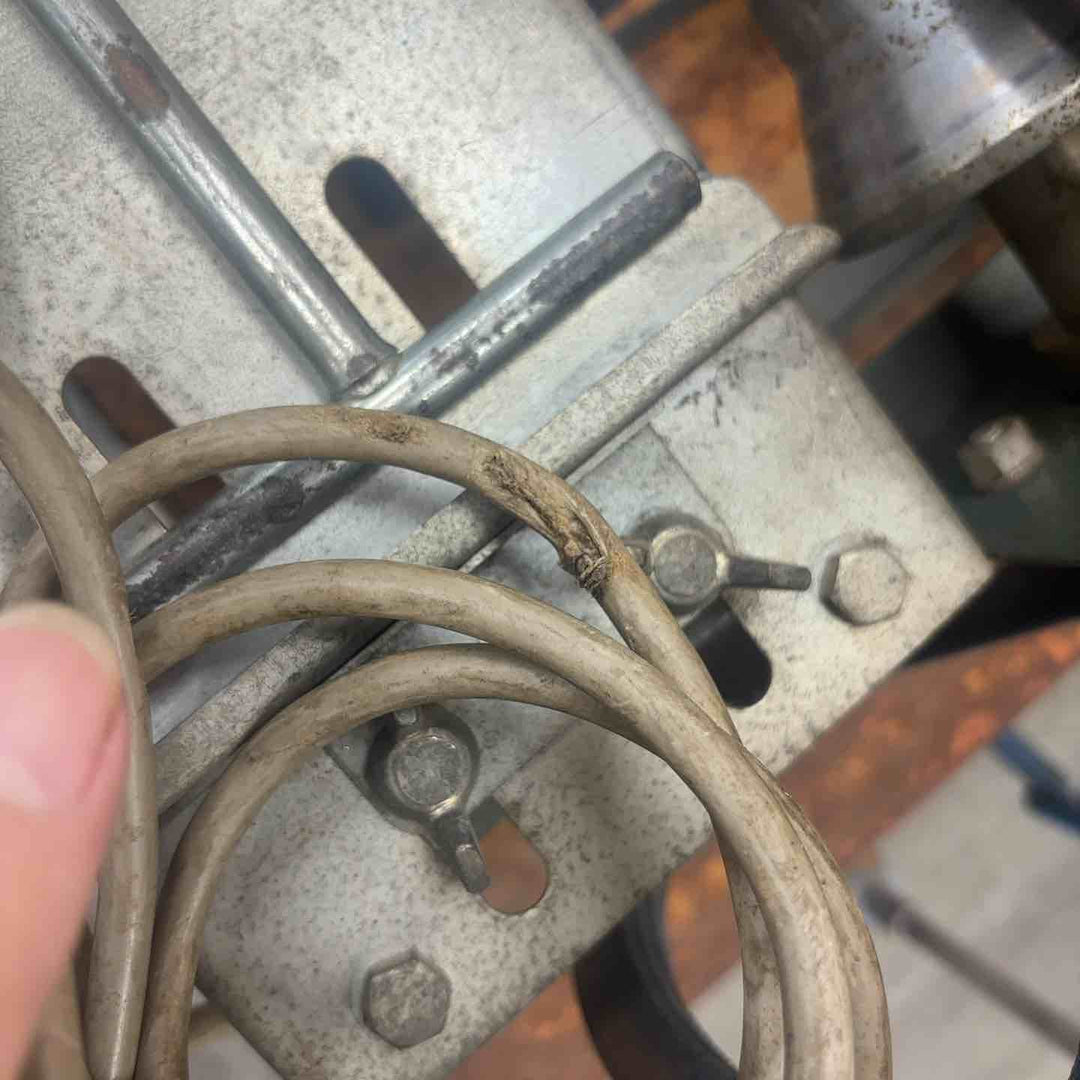 【店頭受取り限定】◇メーカー不明 型番不明 トタン加工機 電動式瓦棒成型機【川崎店】