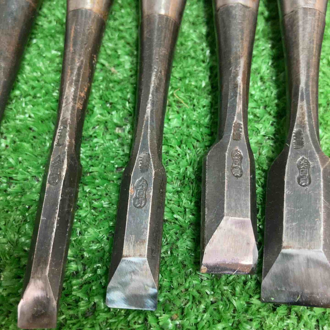 【中古品】炎国貞9本・その他不明5本 鑿 計14本 まとめ売り ノミ 大工道具 和工具
