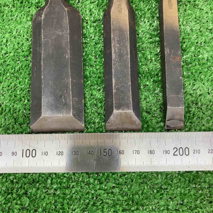 【中古現状品】 鑿 のみ 是重 銘 3本組 【鴻巣店】
