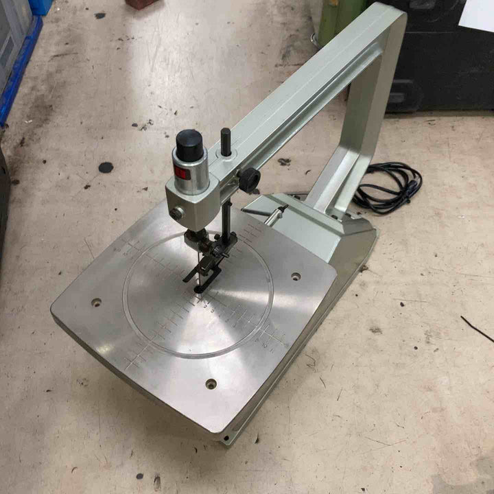 ◇リョービ(RYOBI)  卓上糸ノコ盤 TF-50 テーブル：284*248mm【町田店】