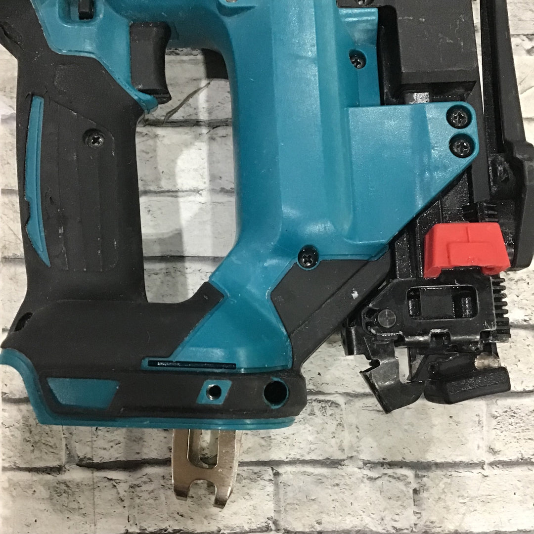 ★マキタ(makita) コードレスタッカー ST421DZK【川口店】