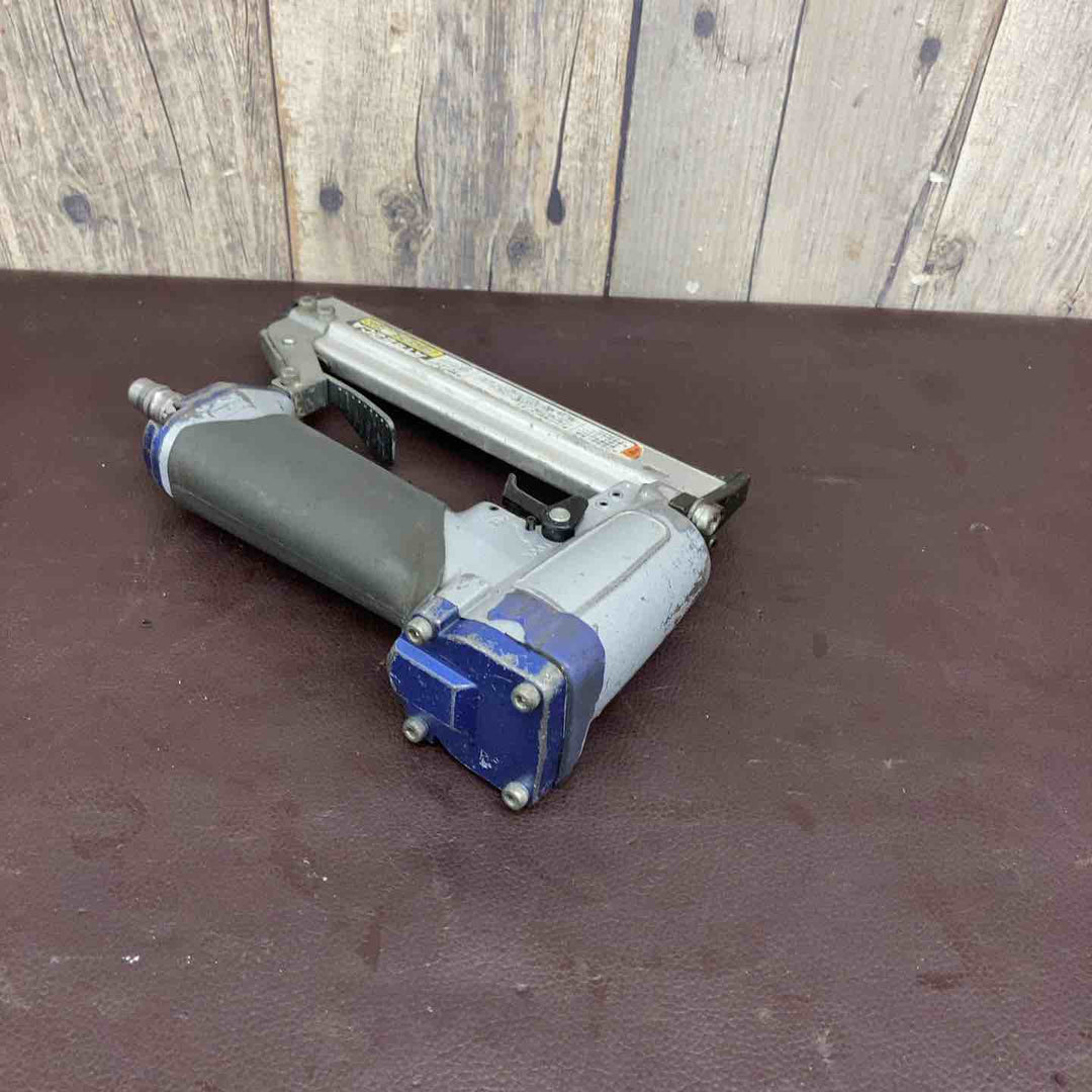 中古品】 マキタ(makita) 22mm 常圧軽天タッカ AT422CA 【東大和店 
