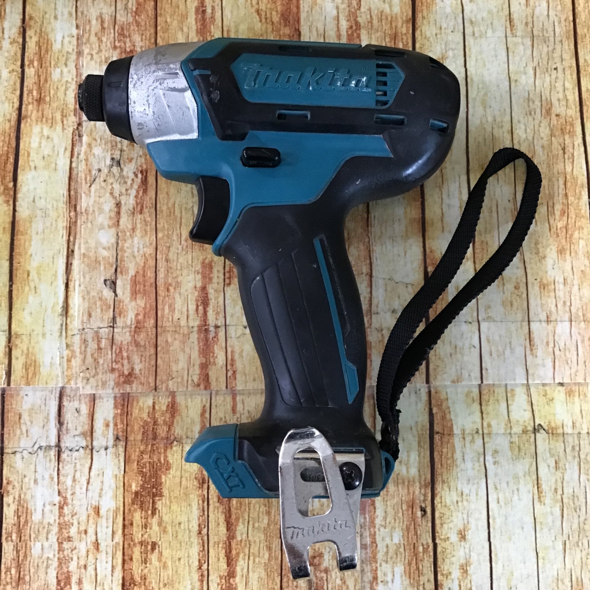 ☆マキタ(makita) コードレスインパクトドライバー TD110DSHX