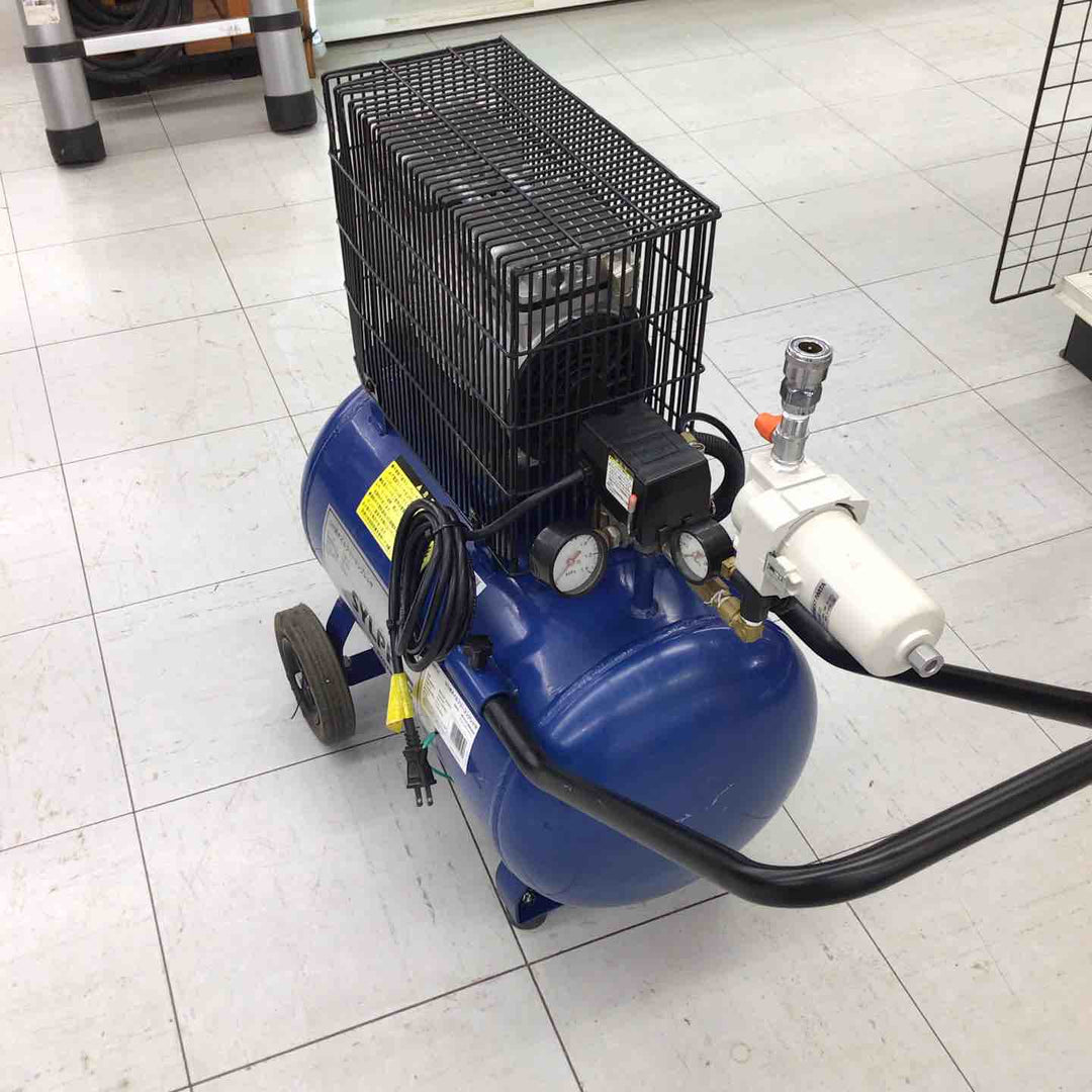 【中古品 / 店頭受取り限定】 アネスト岩田 常圧オイルフリーエアコンプレッサー FX9731 【鴻巣店】