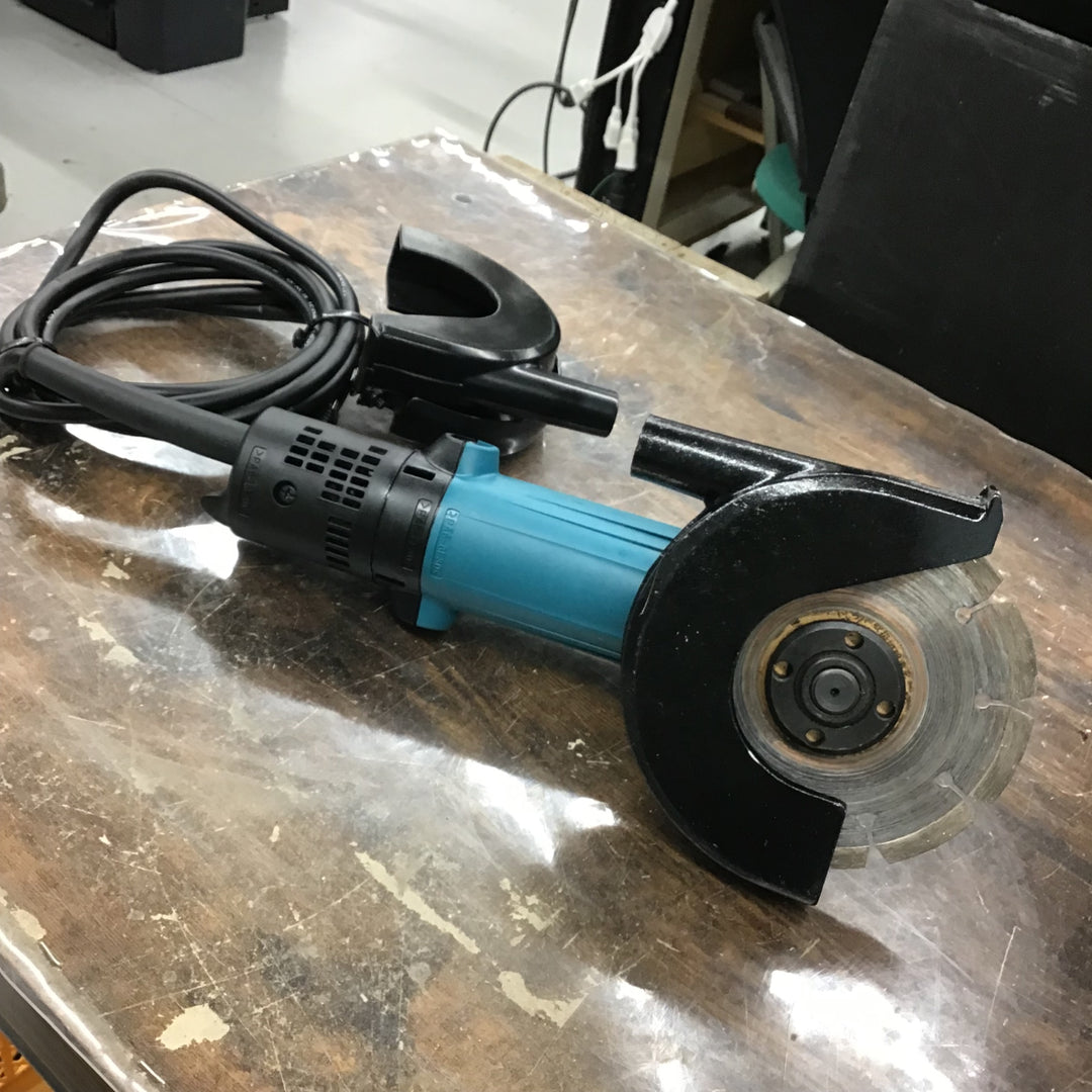 ☆マキタ(makita) 125mm ディスクグラインダ 9535B【戸田店】