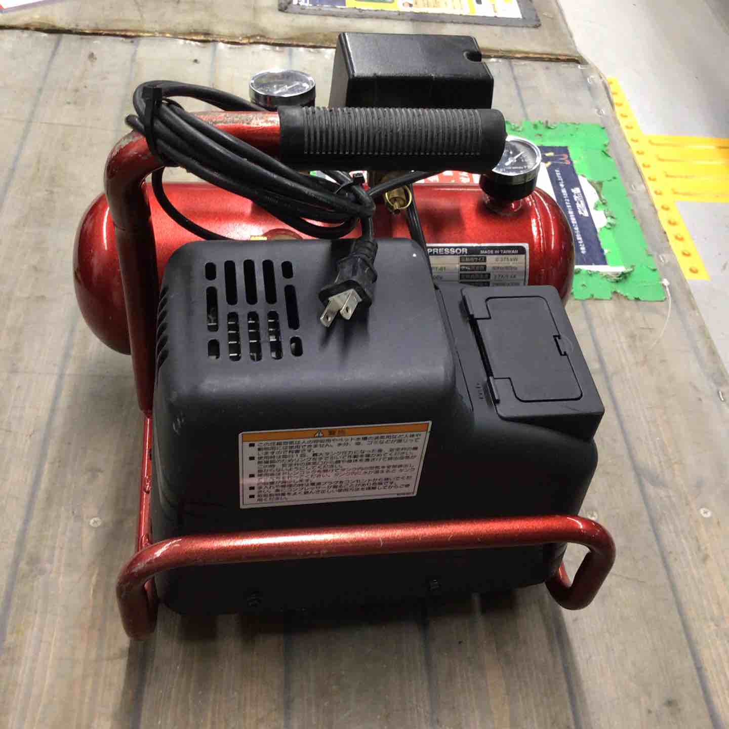 中古品 □ 藤原産業 オイルレス エアーコンプレッサー SR-045 □ コンプ □ IT5CZYITU4PW ◇藤原産業 (SK11) オイルレス エアーコンプレッサー SR-045 タンク