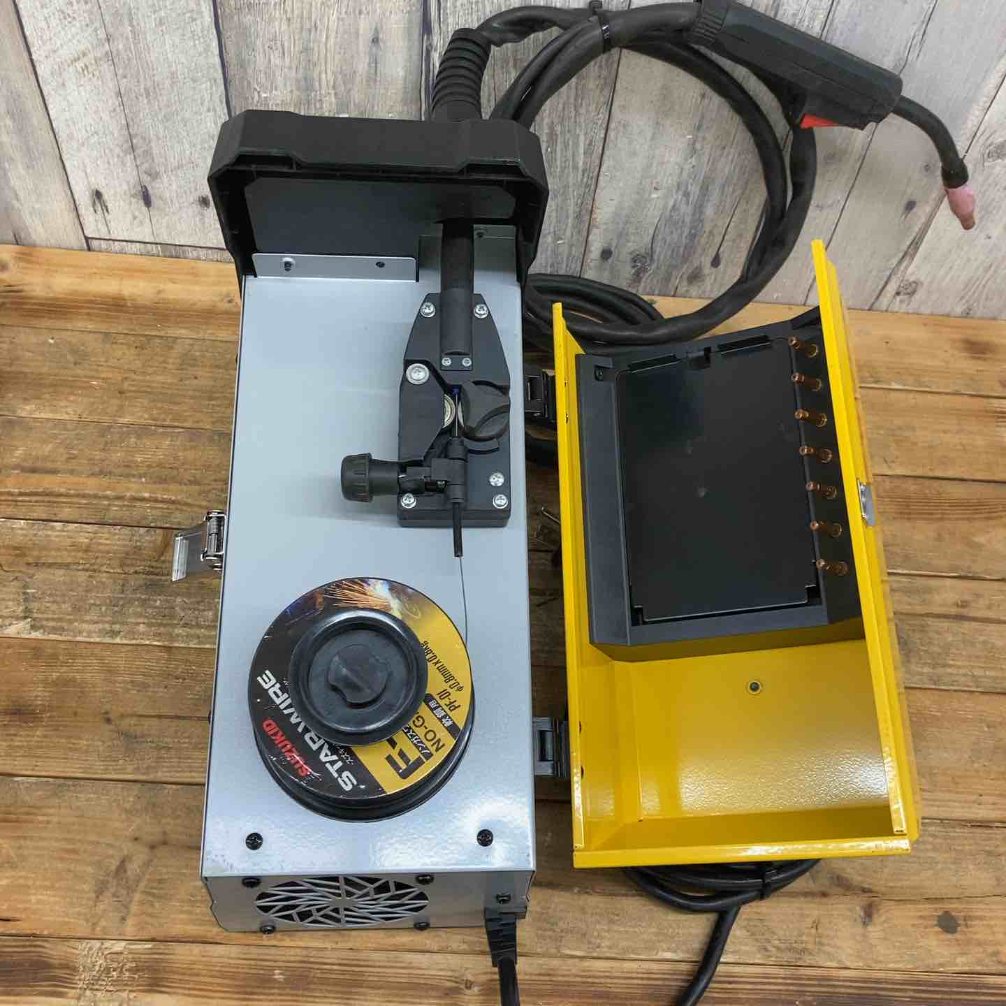 中古品】SUZUKID(スズキッド) 100V専用インバータノンガス半自動溶接機 中古品】SUZUKID(スズキッド) 100V専用インバータノンガス半自動溶接機