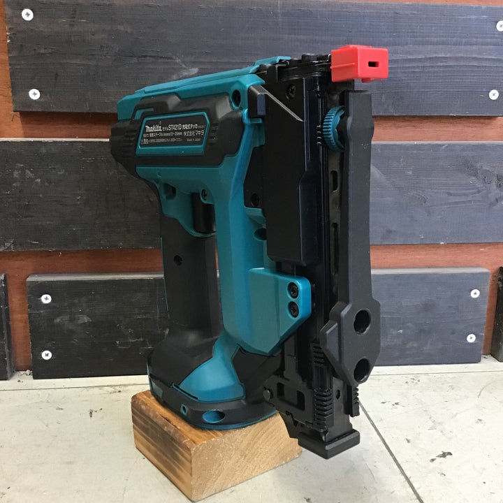 【中古品】 マキタ/makita コードレスタッカー ST421DZ 【鴻巣店】