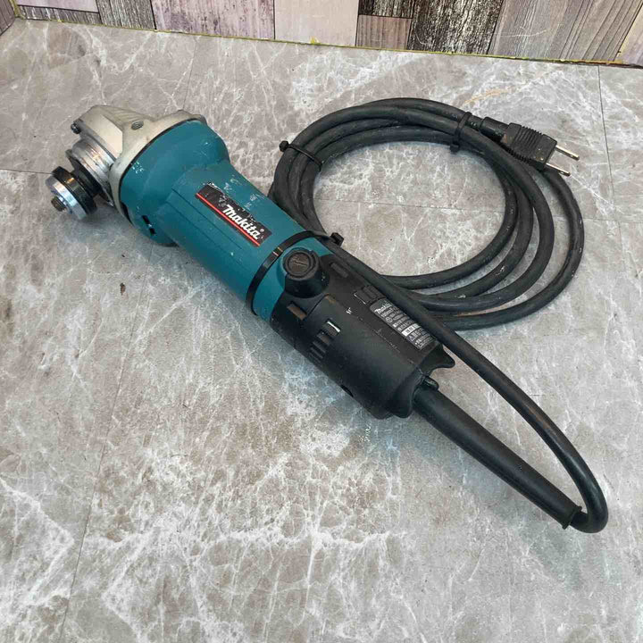 ☆マキタ(makita) 100mmディスクグラインダ 9533B【八潮店】