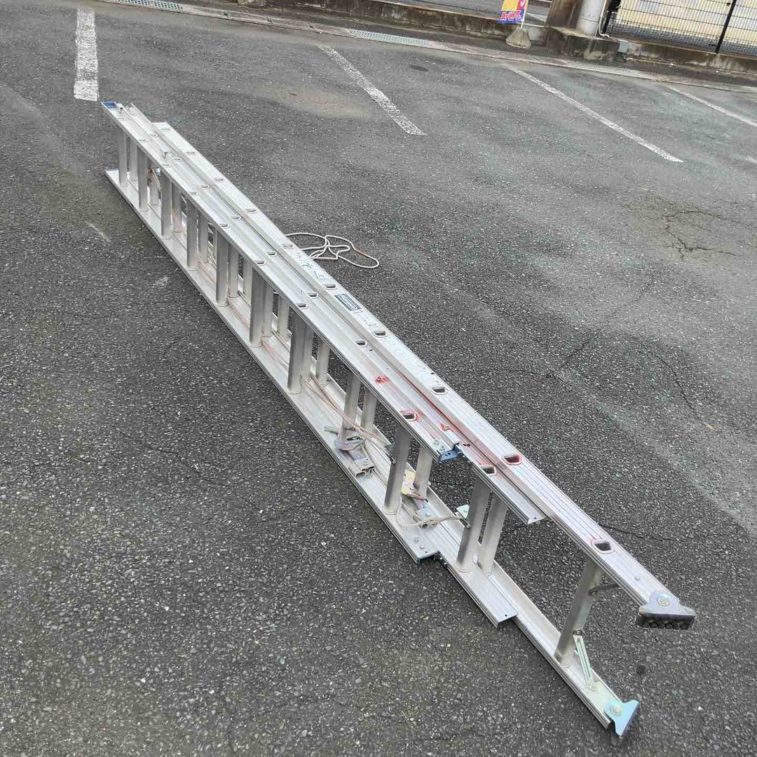【現状品/店頭受取り限定】◇長谷川工業(ハセガワ/Hasegawa) 3連はしご HC3-2.0-80 (HC3-80) 側面に凹みあり。伸縮に少し影響。【鴻巣店】