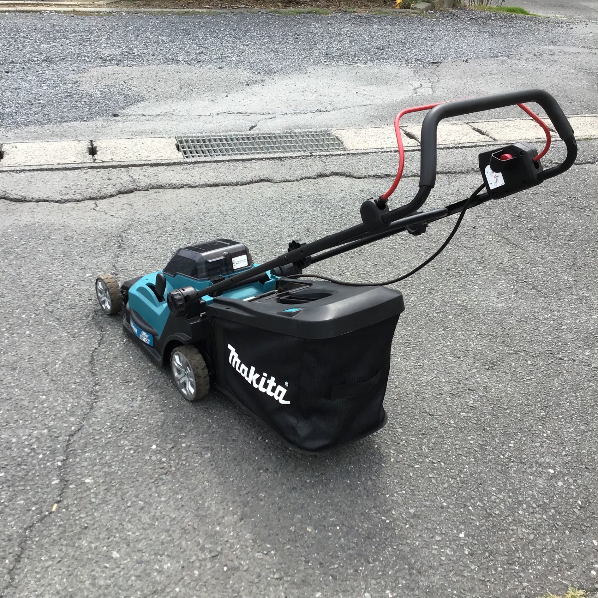 【中古品 / 店頭受取り限定】 マキタ/makita 430mm 充電式芝刈機 MLM432DZ 【鴻巣店】