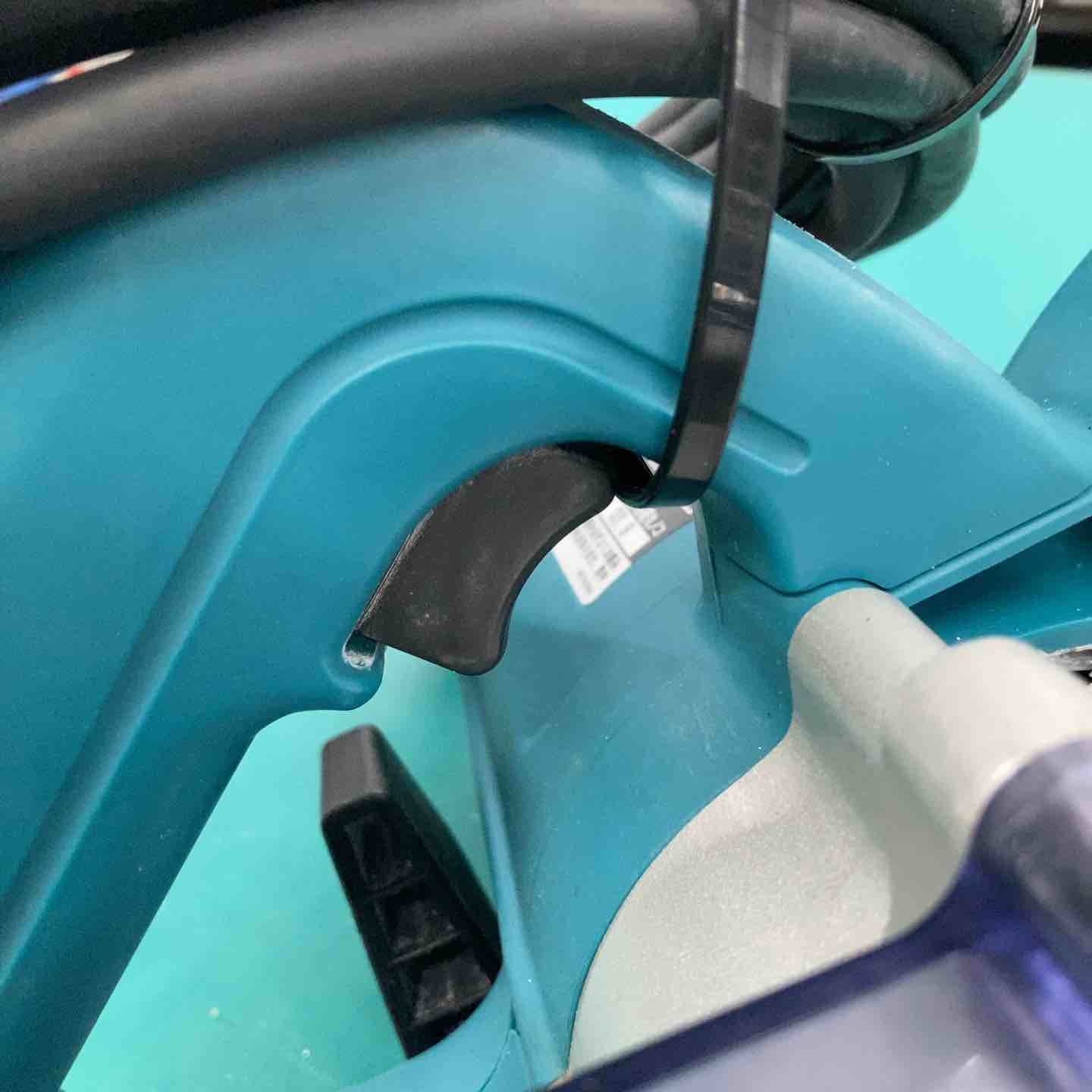 ◇マキタ(makita) 100mm防じん丸のこ 5044KB 90～106㎜対応 本体のみ