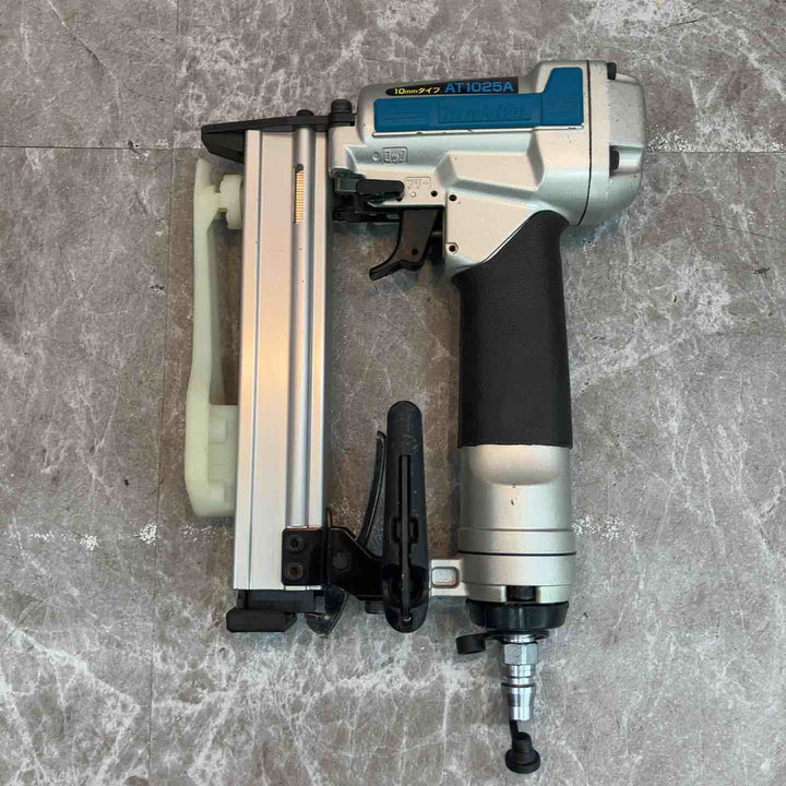 ◇マキタ(makita) 常圧エアタッカ 10mm AT1025AK【八潮店】