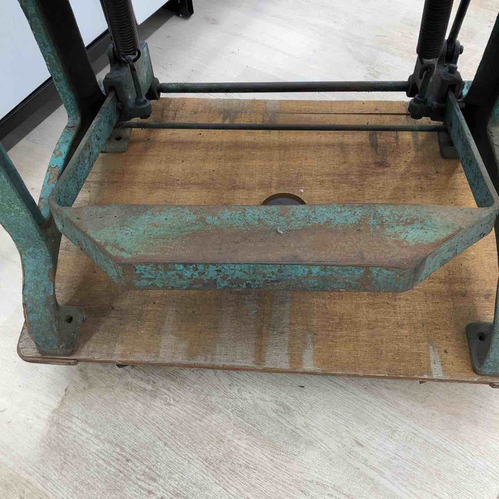 【店頭受取り限定】メーカー不明　足踏み鉄板切断機【川越店】