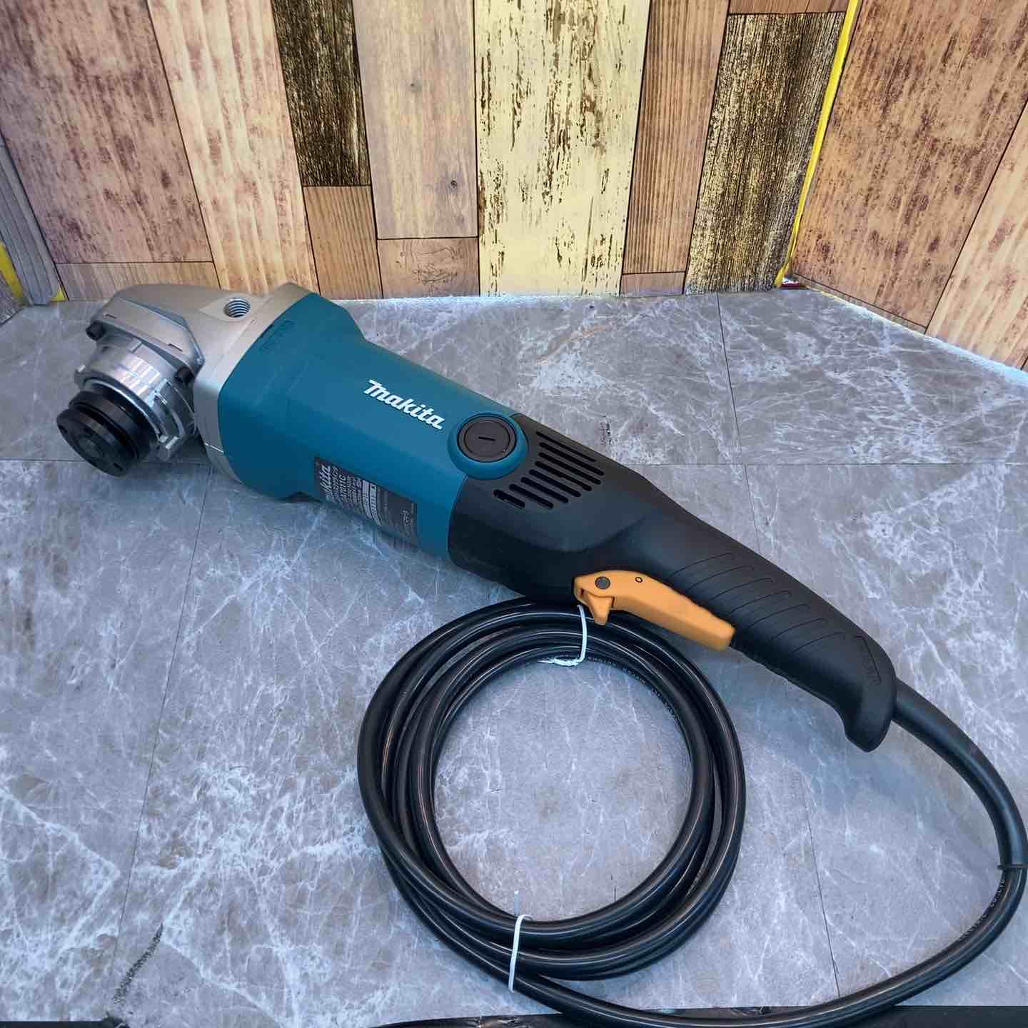 ☆マキタ(makita) 180mm電子ディスクグラインダ GA7011C【八潮店