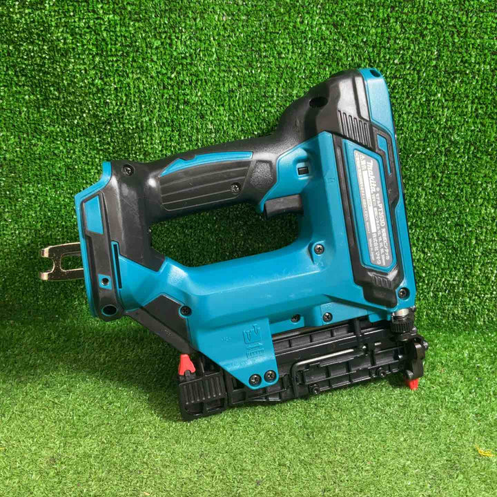 ★マキタ(makita) コードレスピンネイラ PT353DZK【藤沢店】