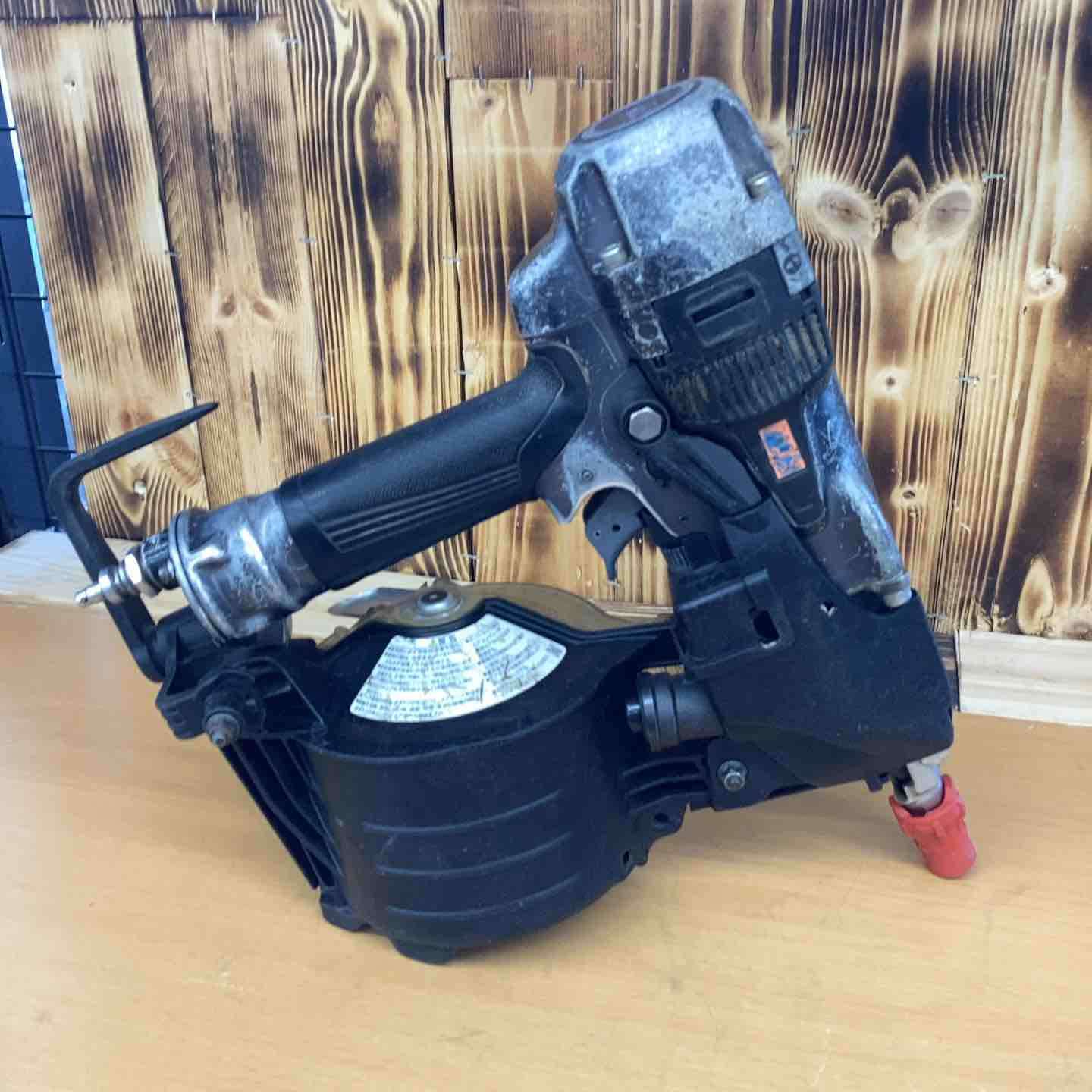 マックス(MAX) HN-65FW1 高圧エア釘打ち機【船橋馬込店】【店頭取引限定】【中古】管理番号：ITQVU90XAMQG MAX(マックス)高圧エア釘打ちHN-65FW1 アタッチメントVツキ メーカー