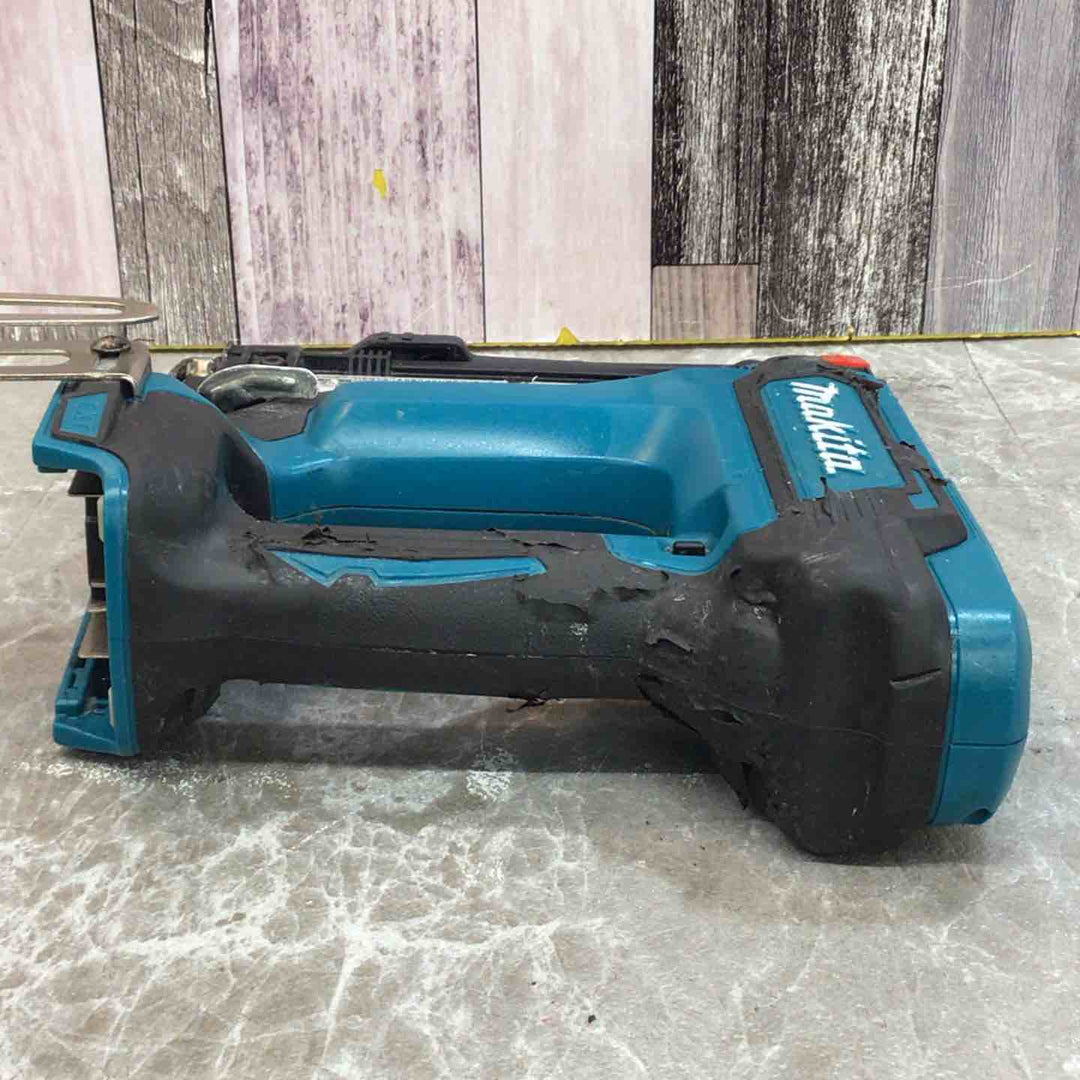 ★マキタ(makita) コードレスタッカー ST421DZK【八潮店】