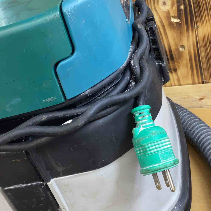★マキタ(makita) 集じん機 乾湿両用 483(P) ホース付き【越谷店】
