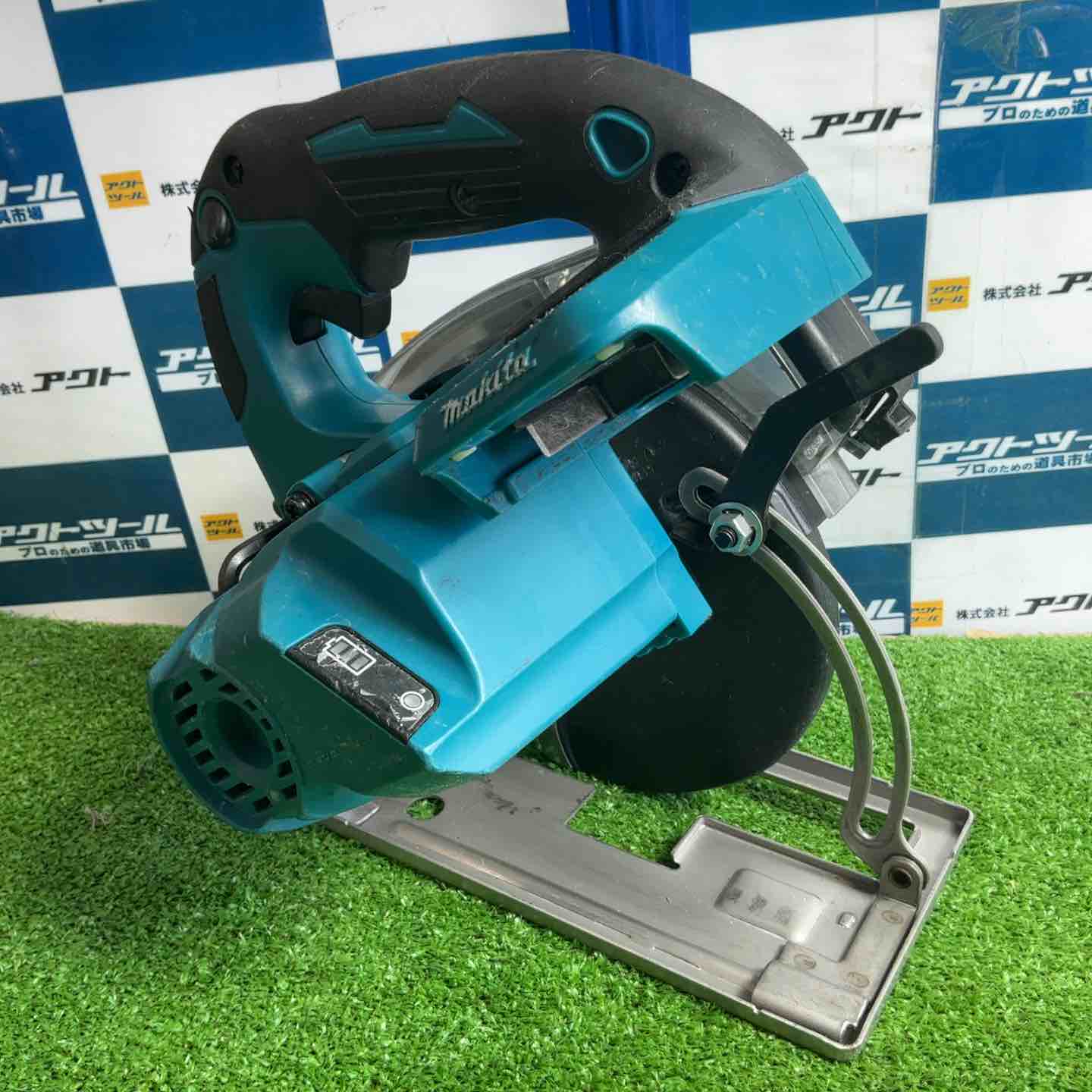 ★マキタ(makita) コードレスチップソーカッター CS553DZ【所沢店】 ☆マキタ(makita) コードレスチップソーカッター CS553DZ ベース歪み