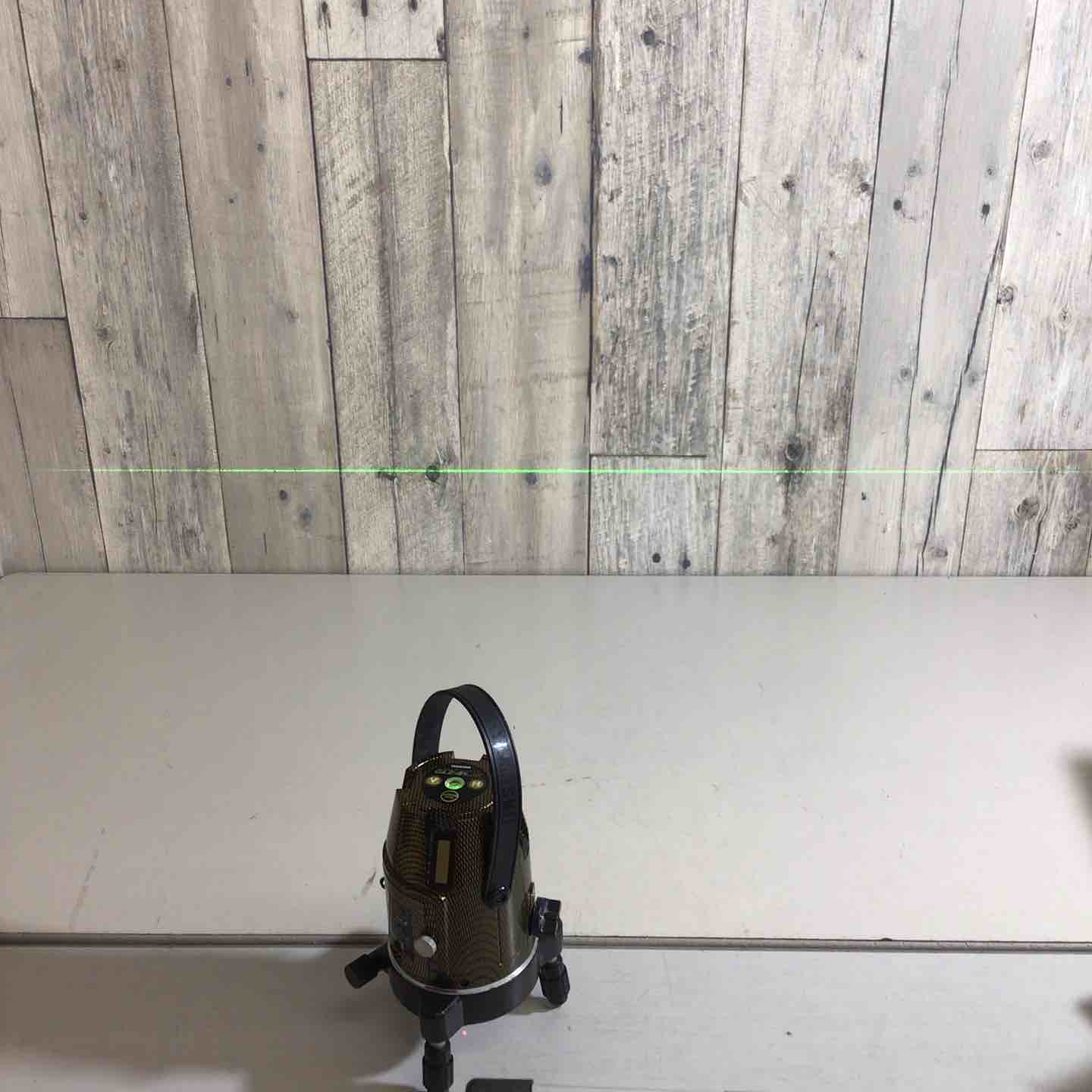 ◇山真製鋸(YAMASHIN) グリーンレーザー墨出し器 GLZ-4+【戸田店