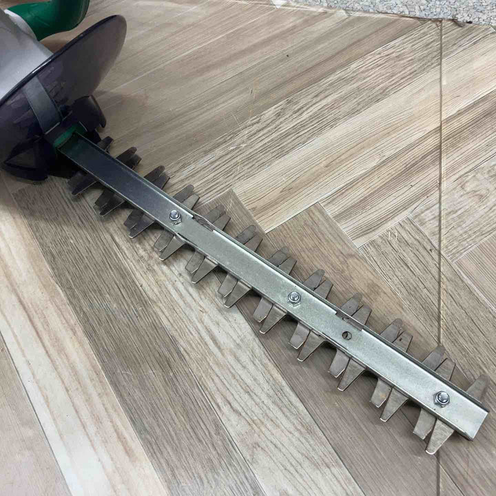 ◇マキタ(makita) 生垣バリカン 刈込幅300mm MUH3002【八潮店】