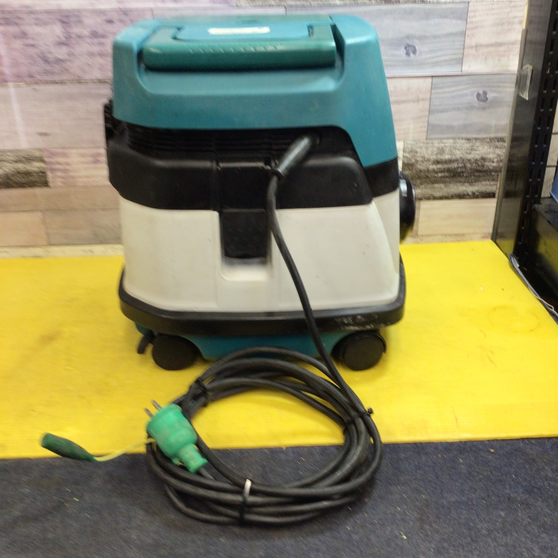☆マキタ(makita) 集じん機 乾湿両用 483(P)【八潮店】 – アクトツール