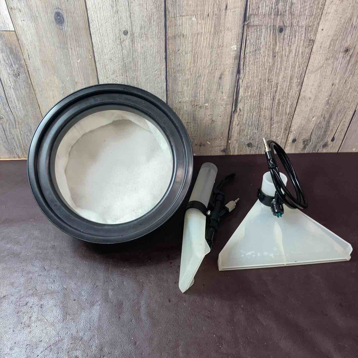 中古品】蔵王産業 DUSTER バキュームクリーナー 乾湿両用掃除機【東大