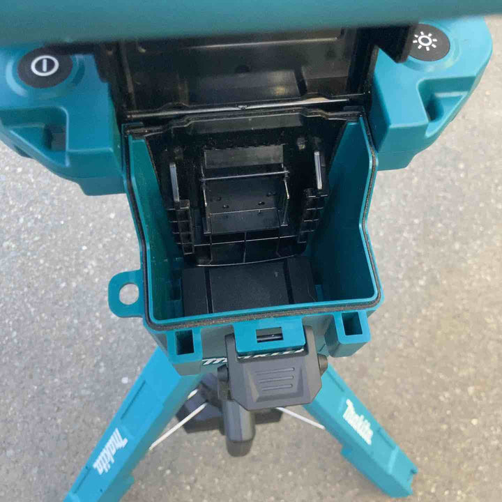 【店頭受取り限定】☆マキタ(makita) タワーライト ML814【八潮店】