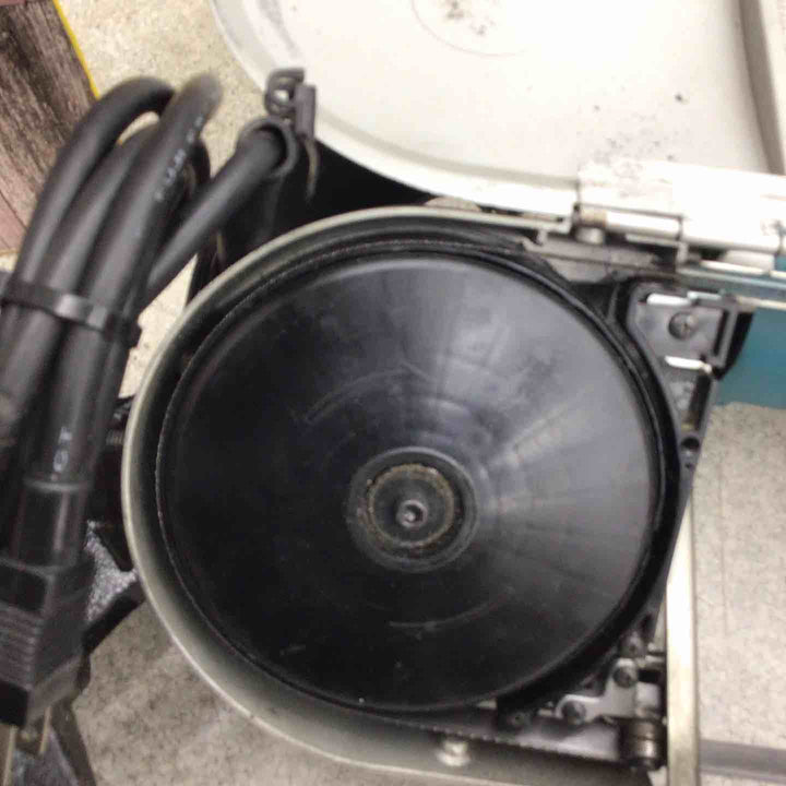 【店頭受取り限定】★マキタ(makita) ポータブルバンドソー 2107FW【八潮店】