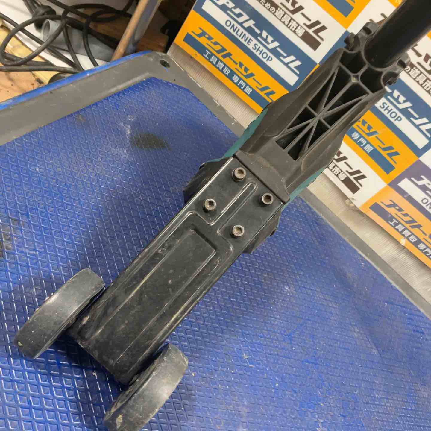 マキタ　電動ケレン　HK1820L　ロングハンドルタイプ　スクレーパー別売り マキタ（makita） 電動ケレン HK1820L ロングハンドルタイプ SDSプラス