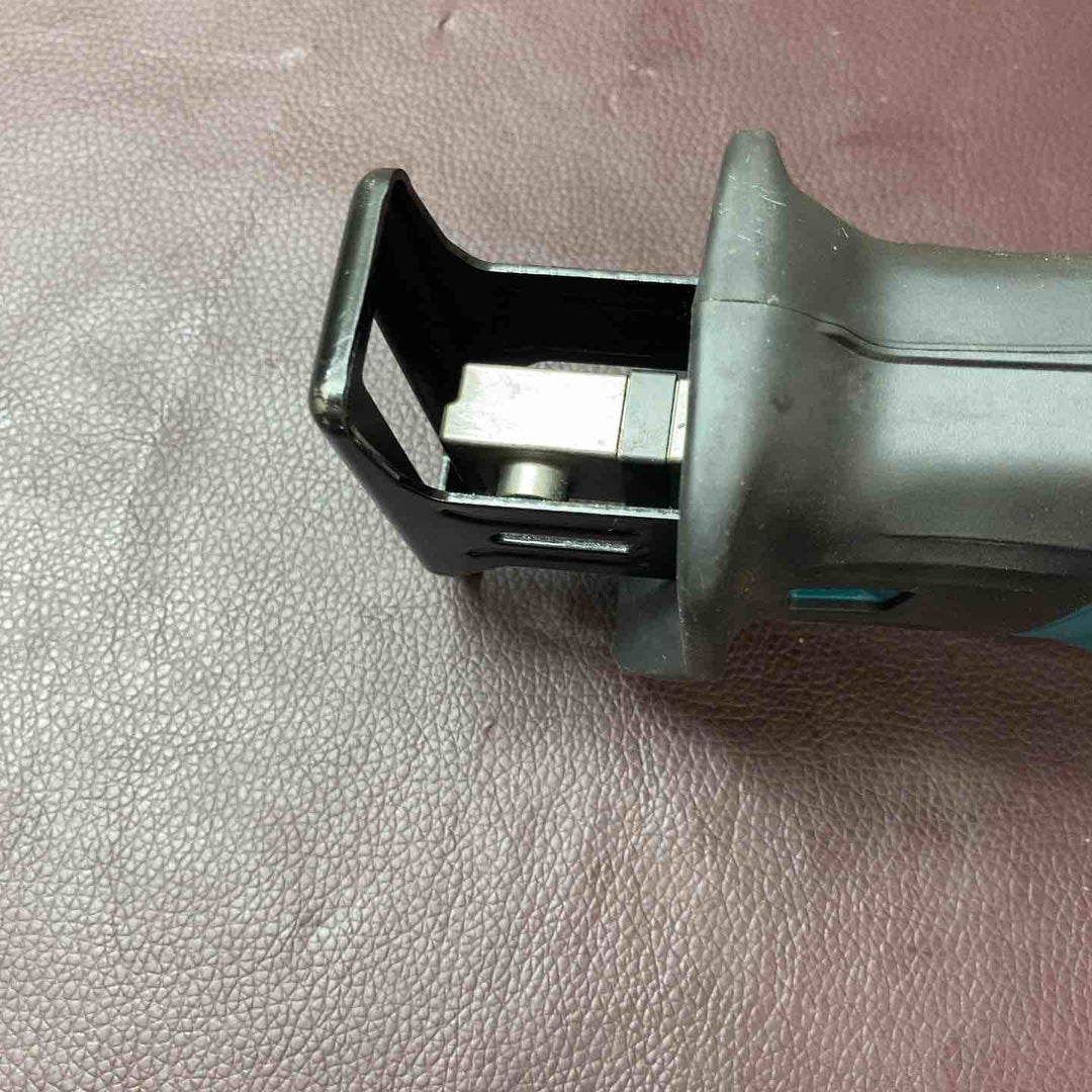 【中古品】 マキタ(makita) 10.8V コードレスレシプロソー JR101DZ カットソー 電動のこぎり セーバーソー 【東大和店】