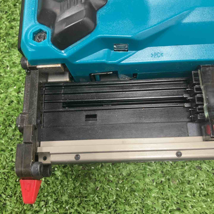★マキタ(makita) コードレスピンネイラ PT353DZK【川崎店】