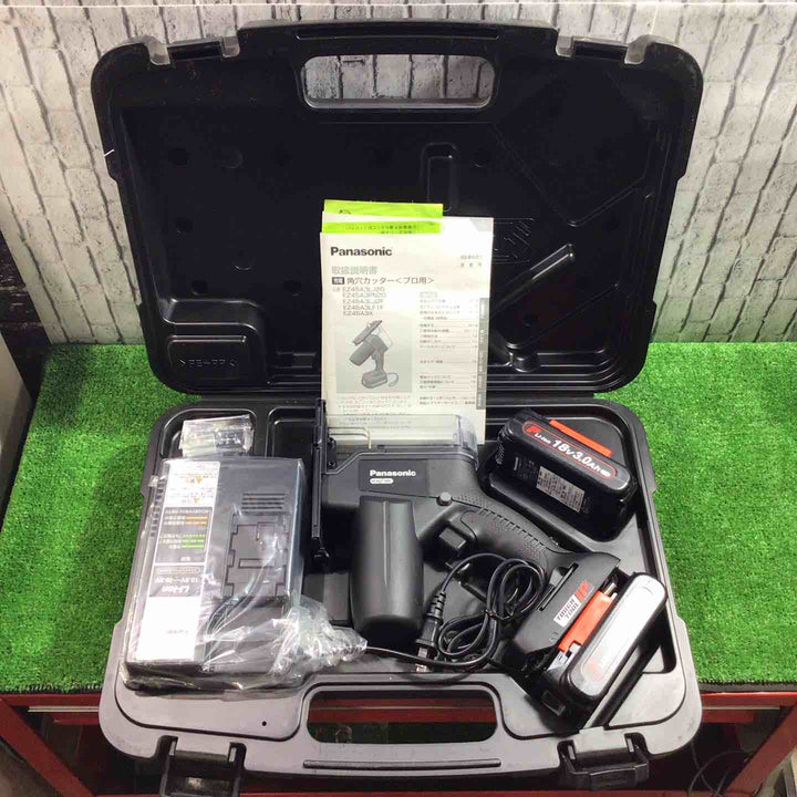 ★パナソニック(Panasonic) コードレス角穴カッター EZ45A3PN2G-B【川口店】