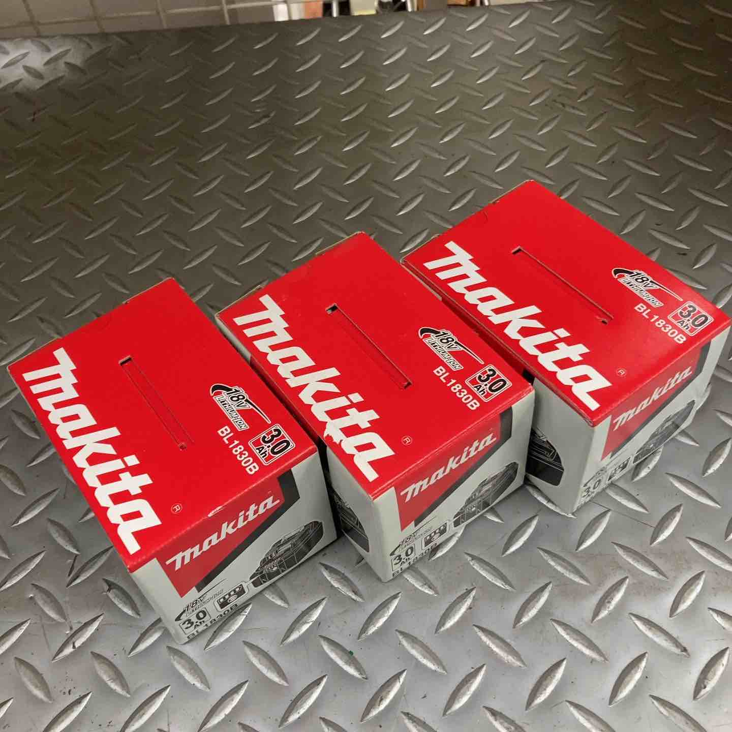 マキタ(makita) リチウムイオンバッテリー 18V/3.0Ah BL1830B 3 マキタ(makita) リチウムイオンバッテリー 18V/3.0Ah BL1830B 3
