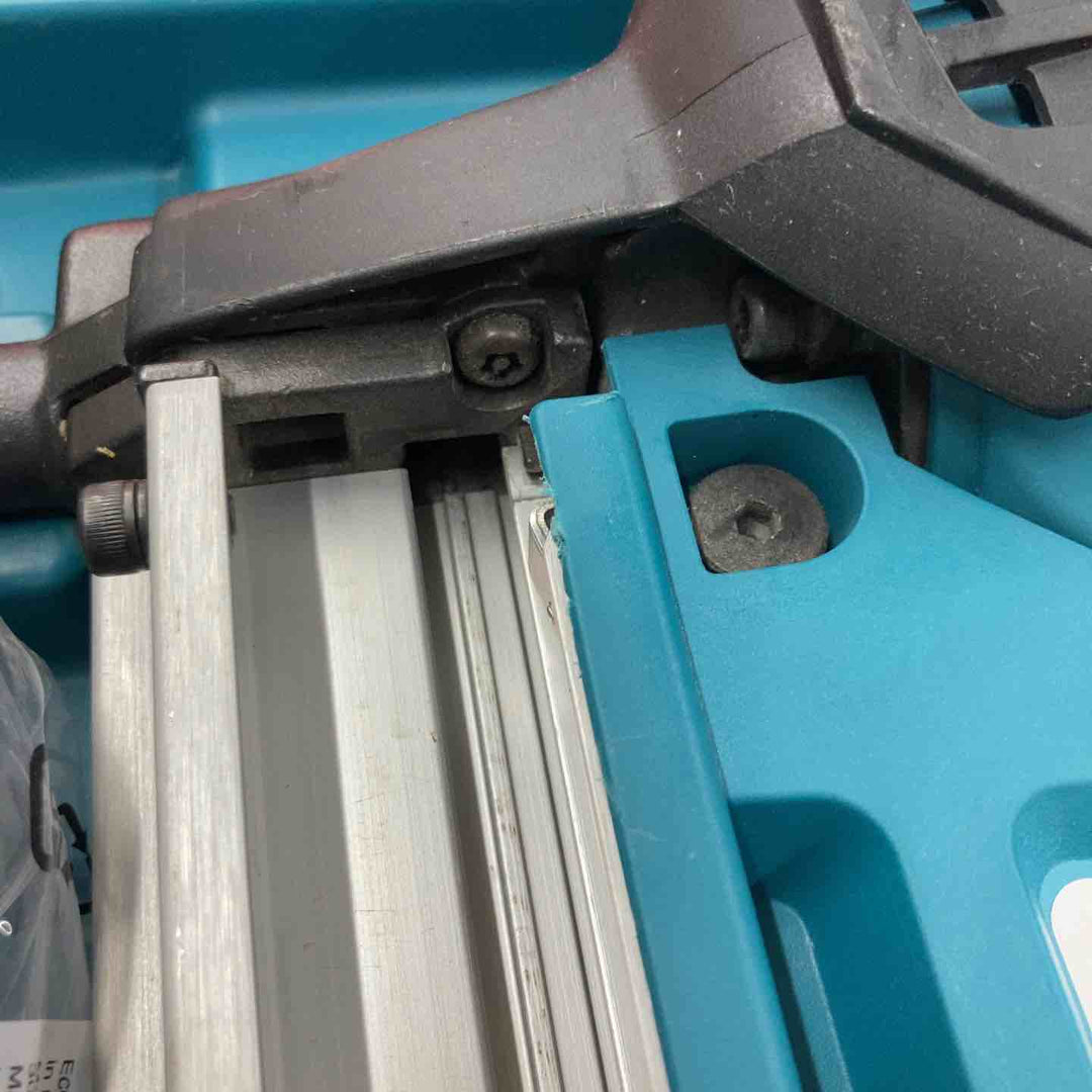 ★マキタ(makita) コードレスコンクリート用ガスピン打ち機 GN420C【戸田店】