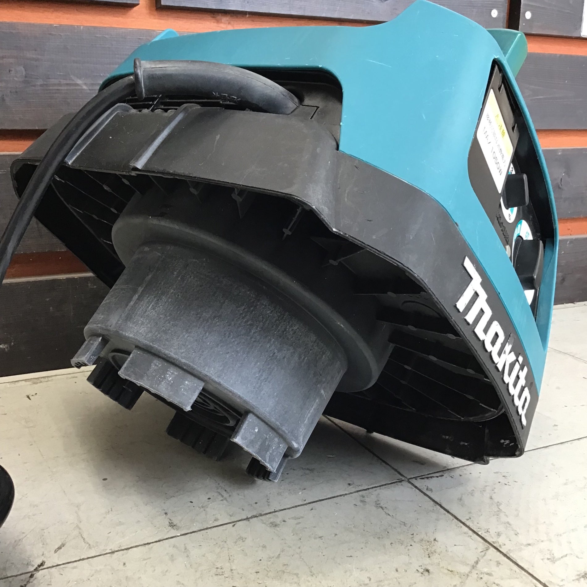 マキタ　makita  集じん機 乾式専用 業務用 484 集じん機 粉じん専用 484(P) マキタ | 集塵機 | 電動工具のプロ工具.com