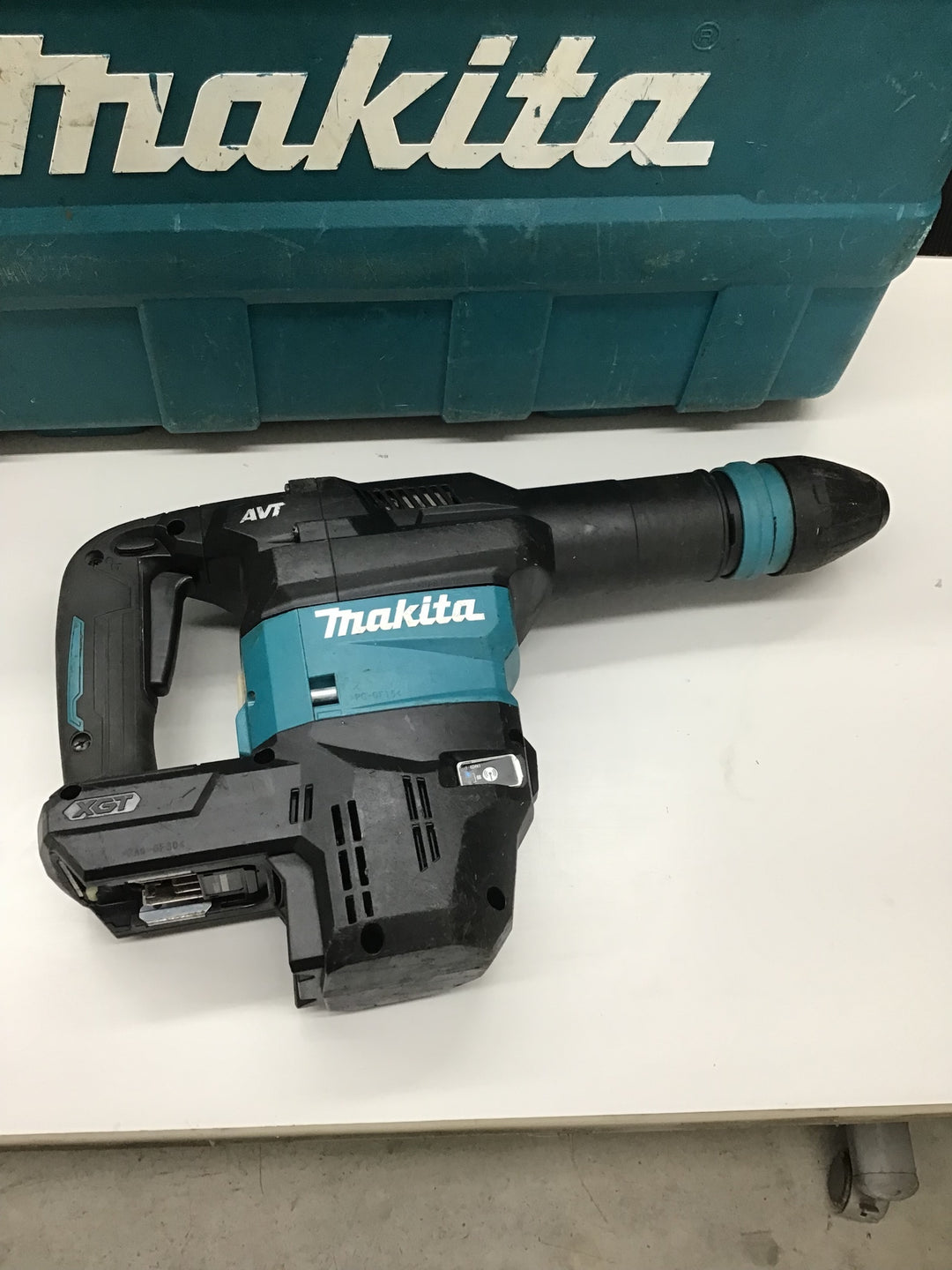 【中古品】★マキタ(makita) コードレスハンマ HM001GZK 【戸田店】