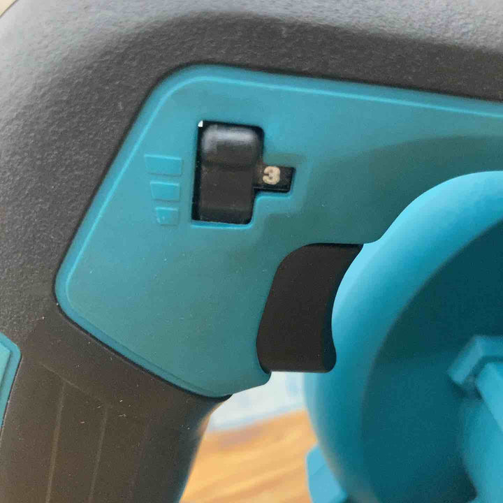 ★マキタ(makita) コードレスブロワ UB185DZ【柏店】