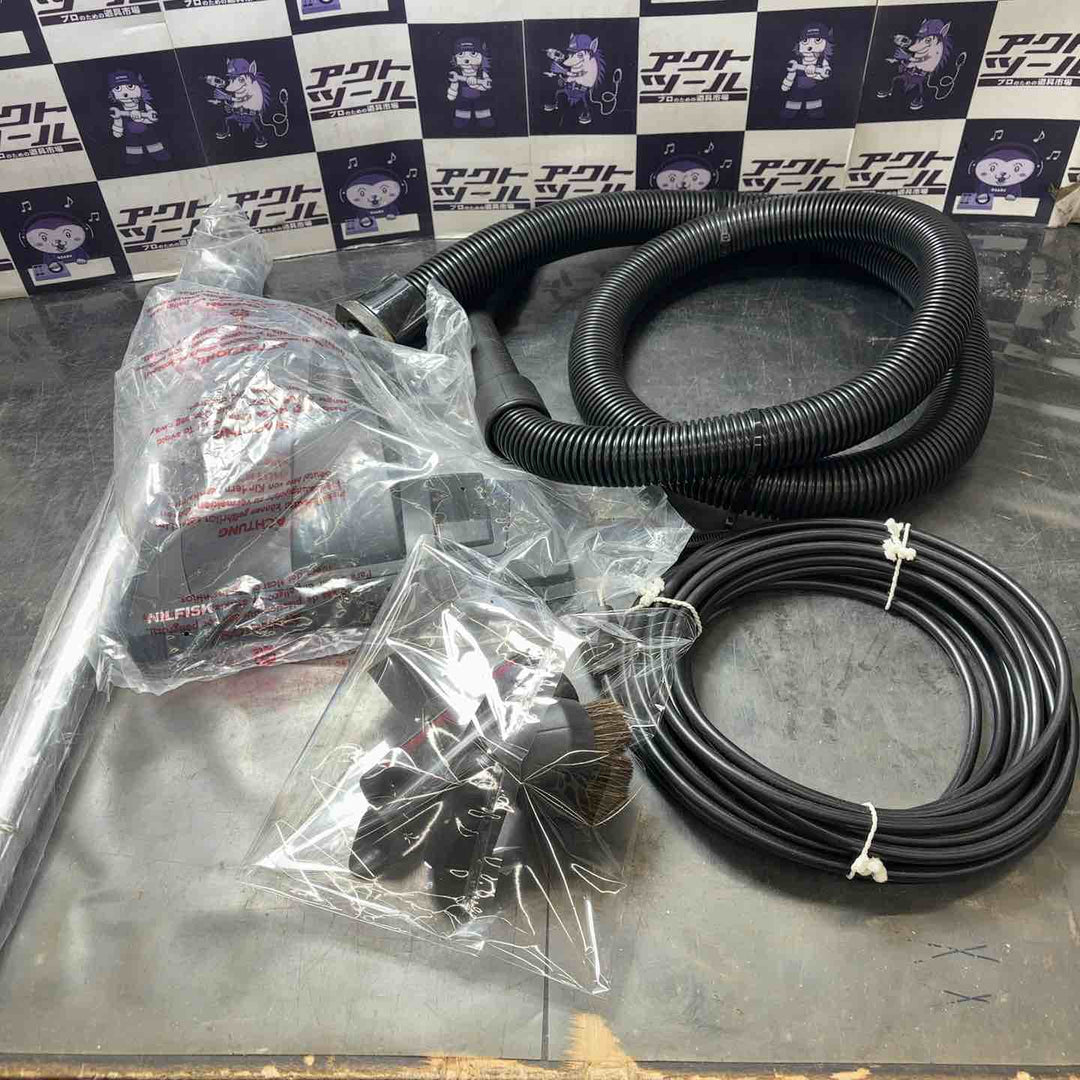 【美品】ニルフィスク(NILFISK) 業務用掃除機 GM80C【所沢店】