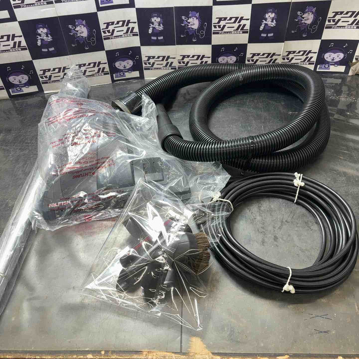 【美品】ニルフィスク(NILFISK) 業務用掃除機 GM80C【所沢店】