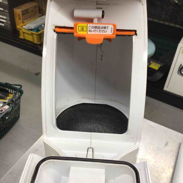 ☆マキタ(makita)10.8V(スライド)コードレスクリーナー CL107FDSHW 紙パック欠品【戸田店】