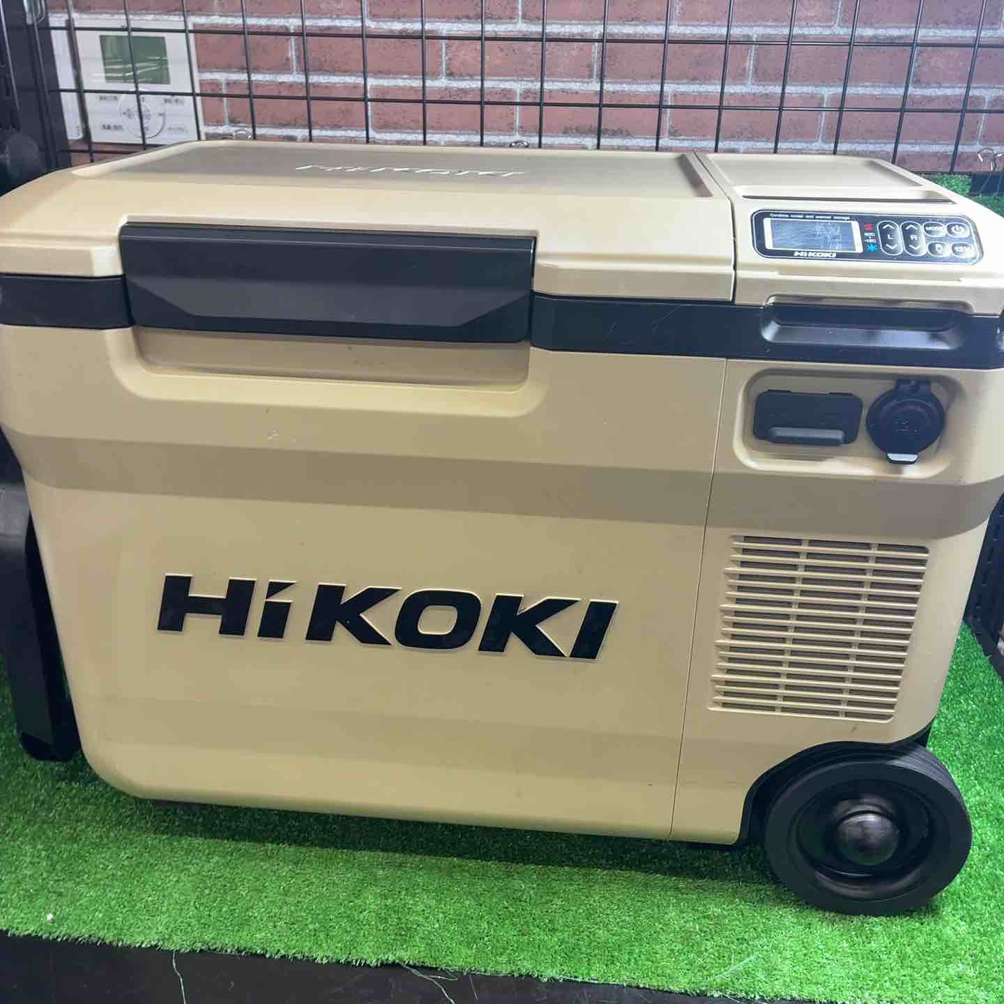 展示品　未使用　ハイコーキ　冷温庫 サンドベージュ UL18DBA(WMBZ) ハイコーキ 冷温庫 UL18DBA(WMBZ) サンドベージュ バッテリー付属