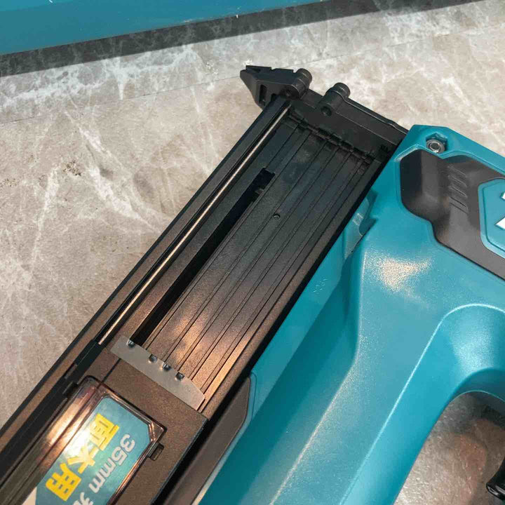 ★マキタ(makita) コードレスフィニッシュネイラ FN350DRG【八潮店】