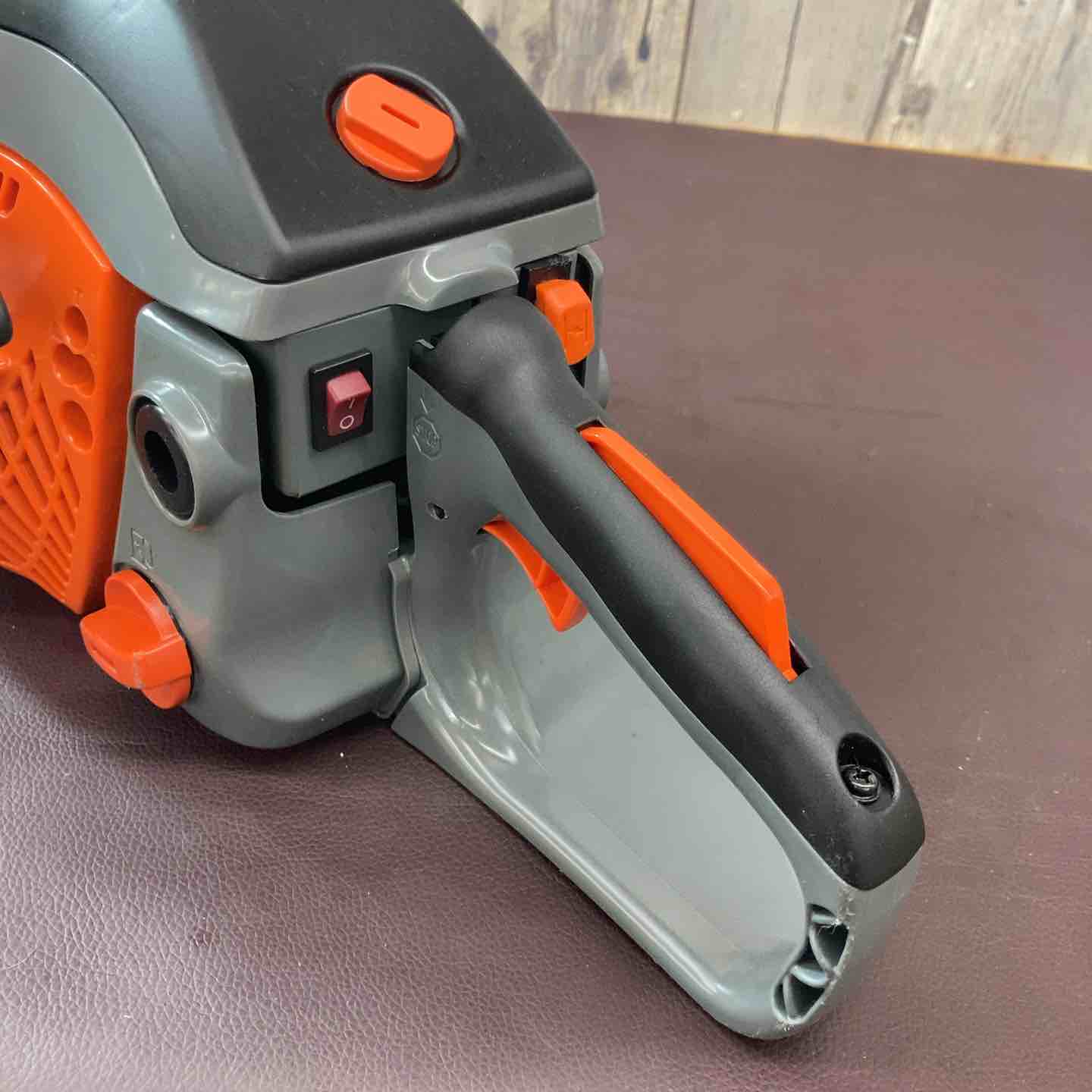 日立工機 CS33EDTP エンジンチェンソー【リライズ野田愛宕店】【店頭取引限定】【中古品】1点限り早い者勝ち！ HITACHI/日立工機 エンジンチェーンソー CS33EDTP - 中古工具・プロ用