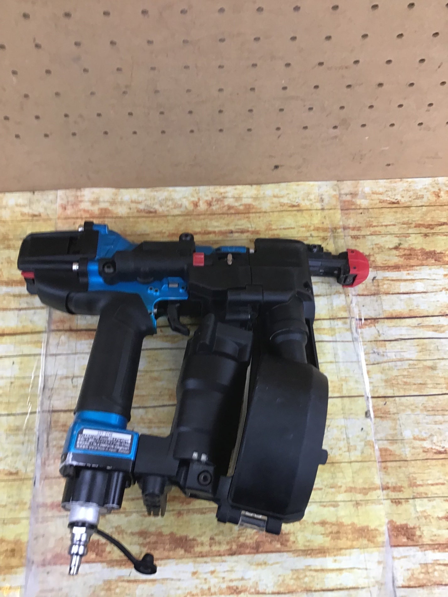 マキタ(makita) 高圧エアネジ打ち機 AR412HRM【川崎店】 – アクト
