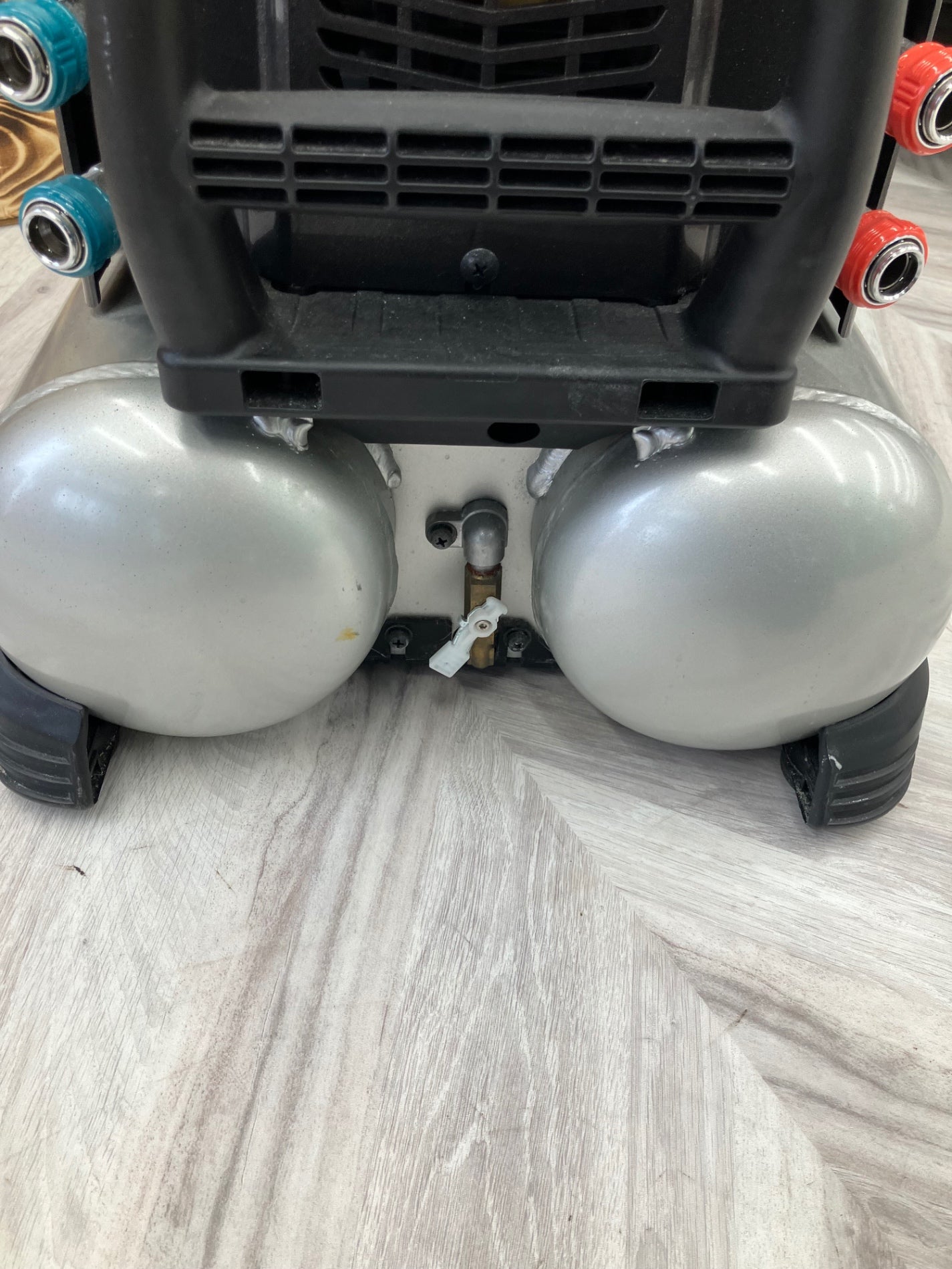 ☆マキタ(makita) エアコンプレッサー AC462XGB【越谷店】 – アクト